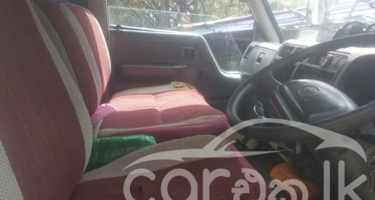 TOYOTA HIACE 1996