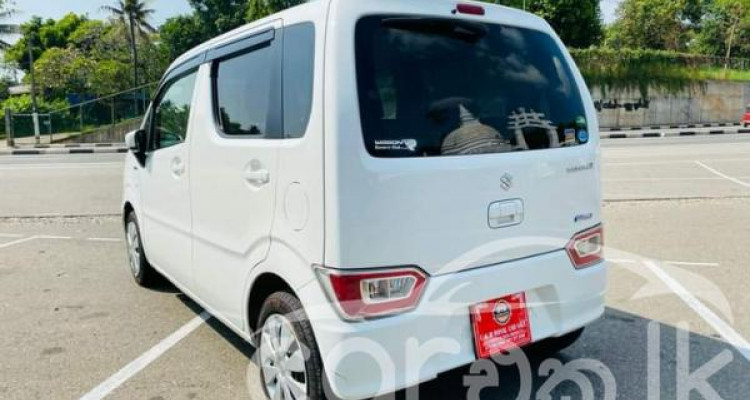 SUZUKI WAGON R 2017