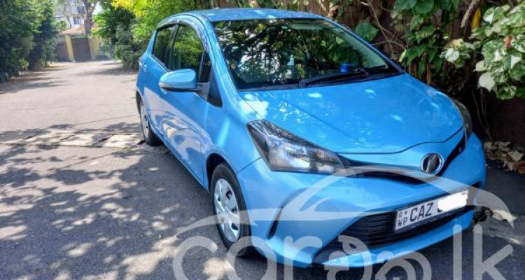 TOYOTA VITZ 2015