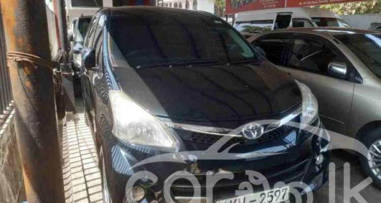 TOYOTA AVANZA 2011