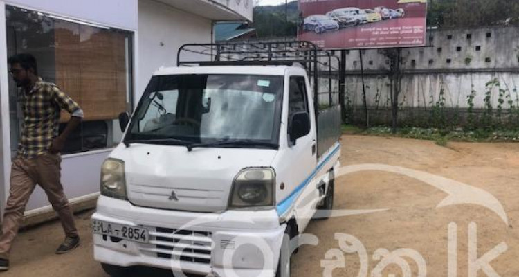 MITSUBISHI MINICAB GD U61T 2000