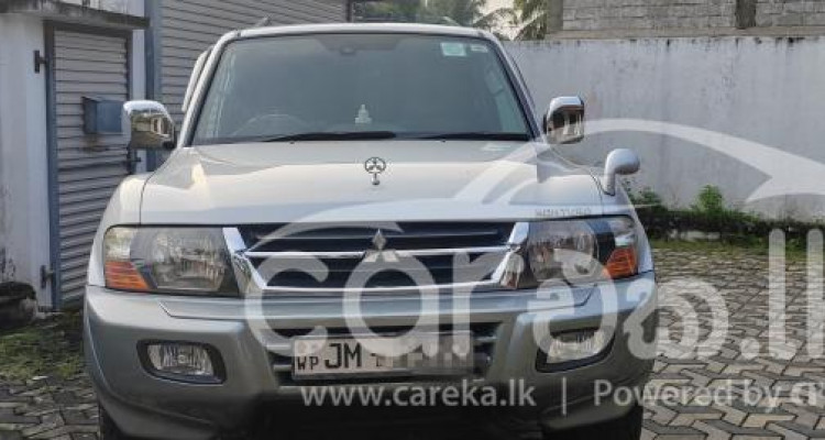 MITSUBISHI PAJERO 2001