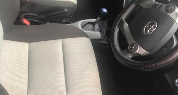 TOYOTA AQUA 2013