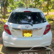 TOYOTA VITZ 2014