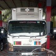 ISUZU ELF FREEZER 2011