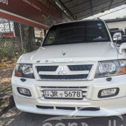 MITSUBISHI MONTERO 2001