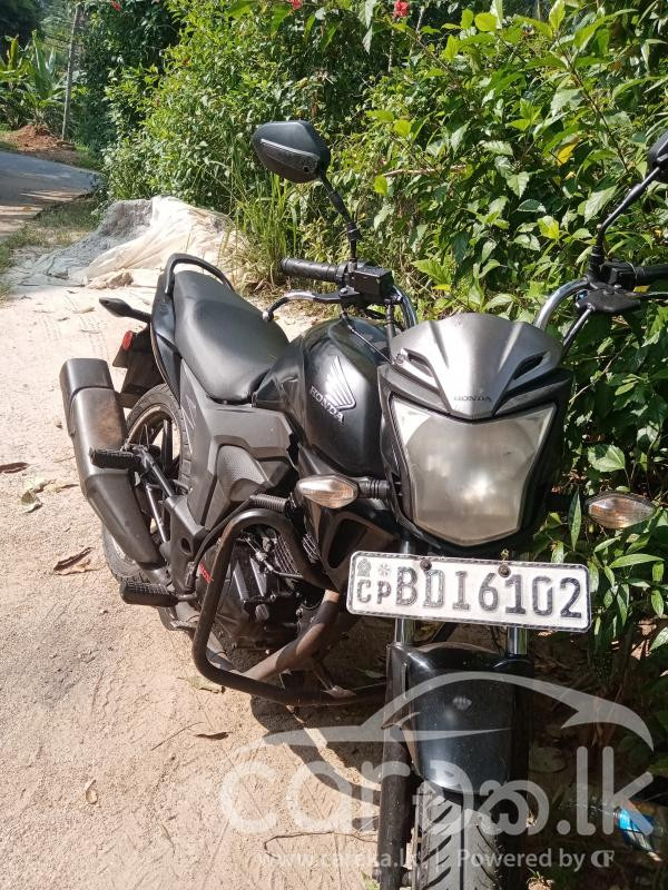 HONDA CB TRIGGER 2016