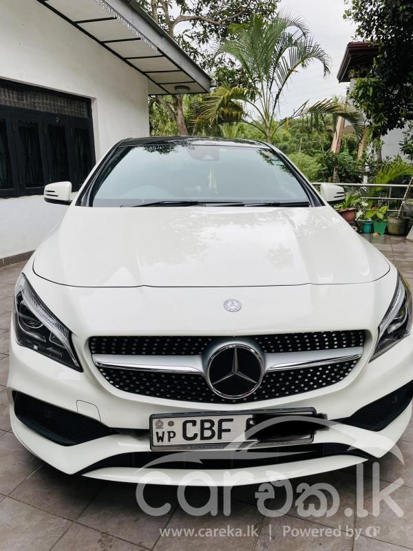 MERCEDES BENZ CLA180 2017