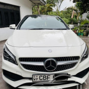 MERCEDES BENZ CLA180 2017