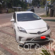 TOYOTA PRIUS 2013