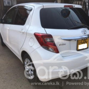 TOYOTA VITZ 2015