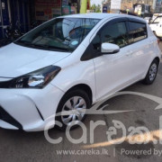 TOYOTA VITZ 2015