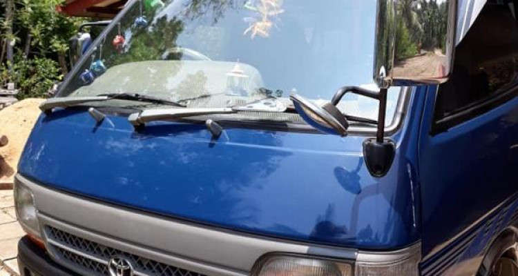 TOYOTA HIACE 1995