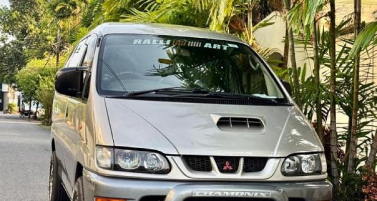MITSUBISHI L400 SPACE GEAR 1998
