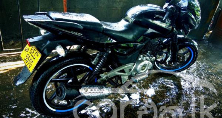 BAJAJ PULSAR 2016