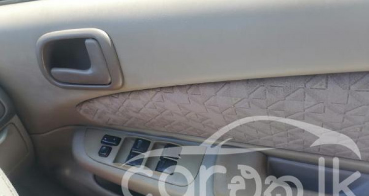 TOYOTA COROLLA 2001