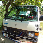 TOYOTA HIACE LH60 1983