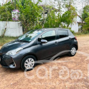 TOYOTA VITZ 2017