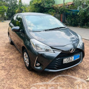 TOYOTA VITZ 2017