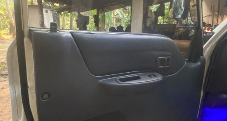 NISSAN VANETTE 2006