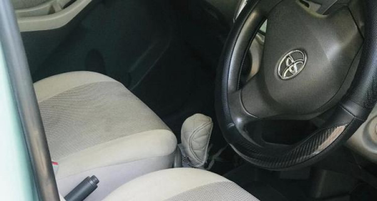 TOYOTA VITZ 2008