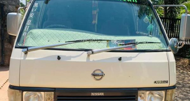 NISSAN CARAVAN 1994