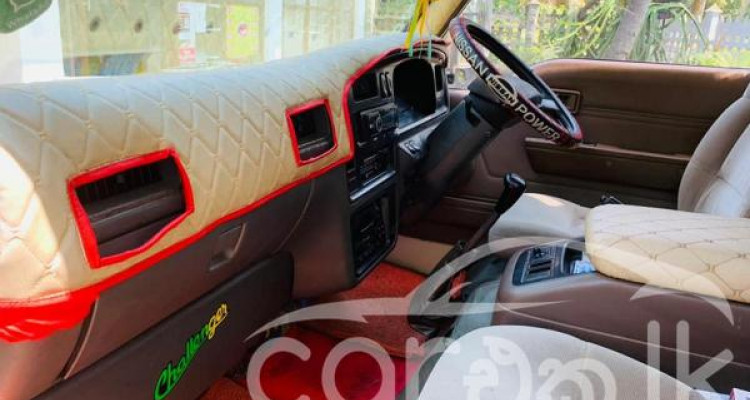 NISSAN CARAVAN 1994
