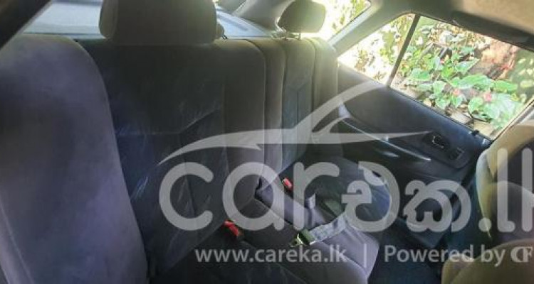 MAZDA FAMILIA 1998