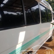 TOYOTA HIACE LH123 1992
