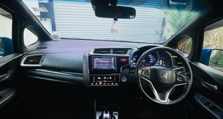 HONDA FIT GP5 2015