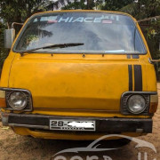 TOYOTA HIACE LH30 1980