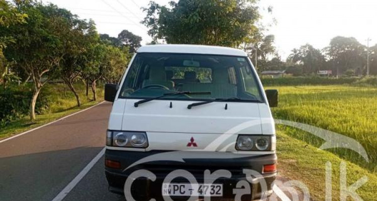 MITSUBISHI L300 2011