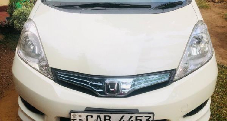 HONDA FIT SHUTTLE 2011