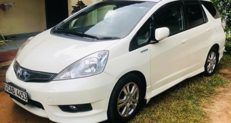 HONDA FIT SHUTTLE 2011