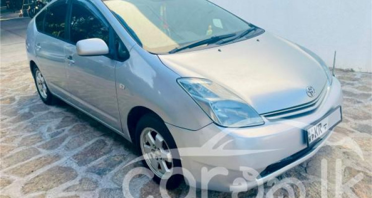 TOYOTA PRIUS 2011