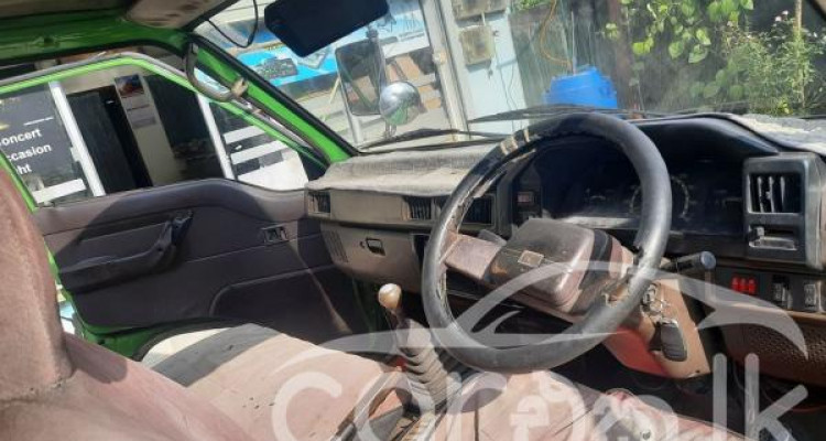 MITSUBISHI DELICA PO5 1987
