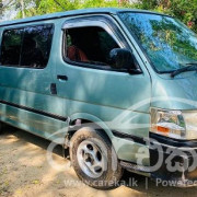 TOYOTA HIACE 2001