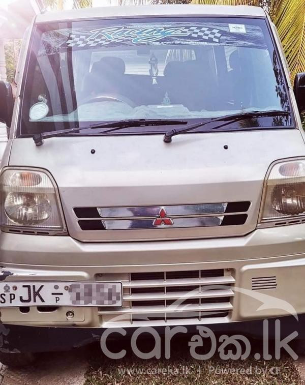 MITSUBISHI MINICAB 1999