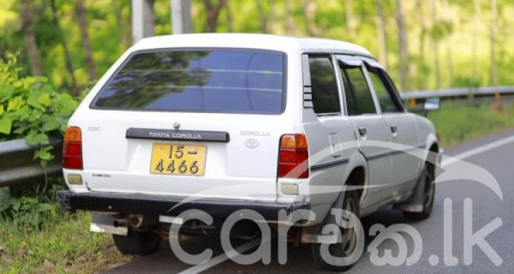 TOYOTA COROLLA DX WAGON KE72 1985