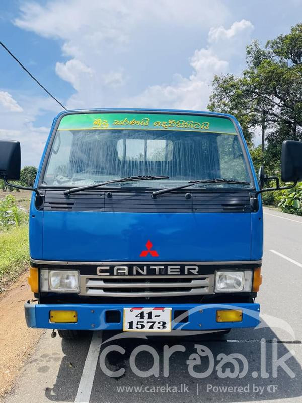 MITSUBISHI CANTER 1982