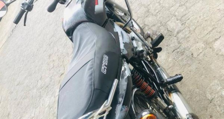 BAJAJ CT100 2006