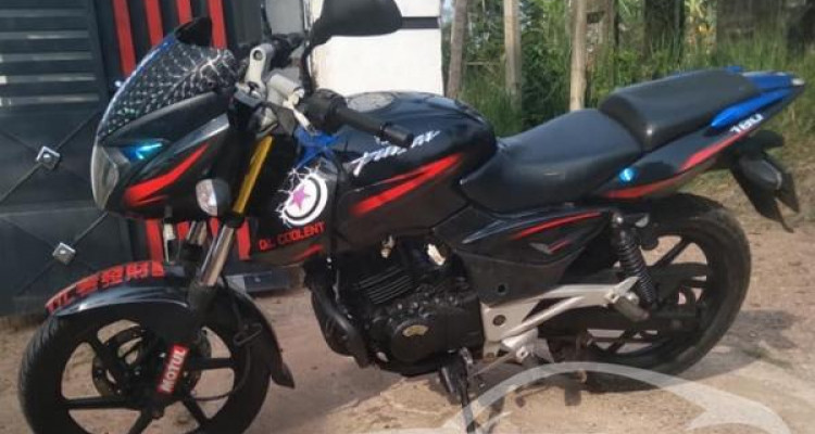 BAJAJ PULSAR 180 2010