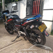 BAJAJ PULSAR 180 2010