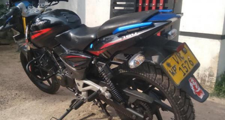 BAJAJ PULSAR 180 2010