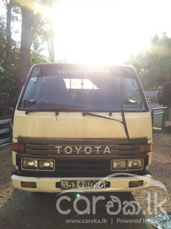 TOYOTA DYNA 1985