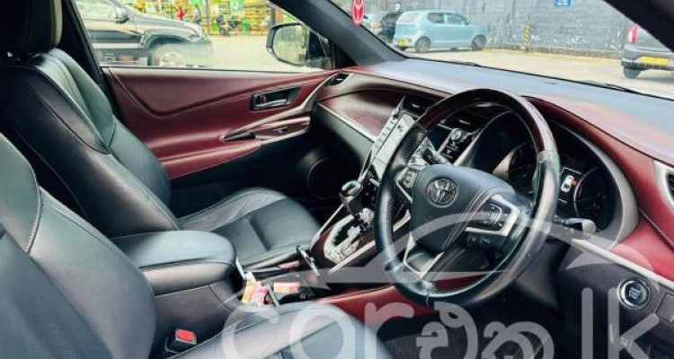 TOYOTA HARRIER PREMIUM 2015