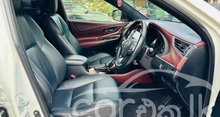 TOYOTA HARRIER PREMIUM 2015