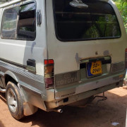 TOYOTA HIACE 1980