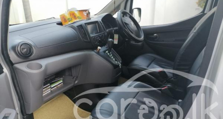 NISSAN NV200 2012
