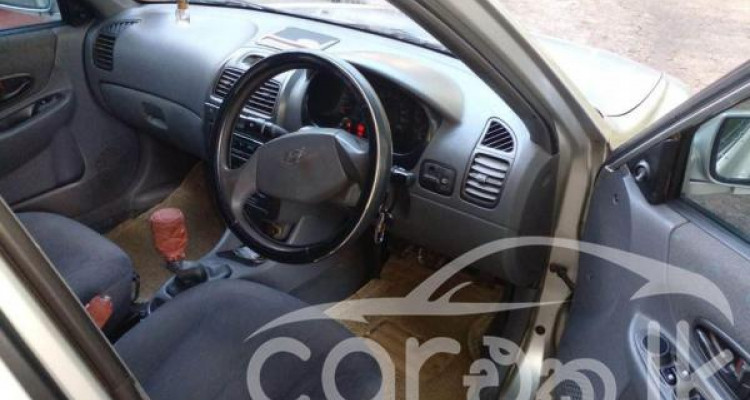 HYUNDAI ACCENT 2002